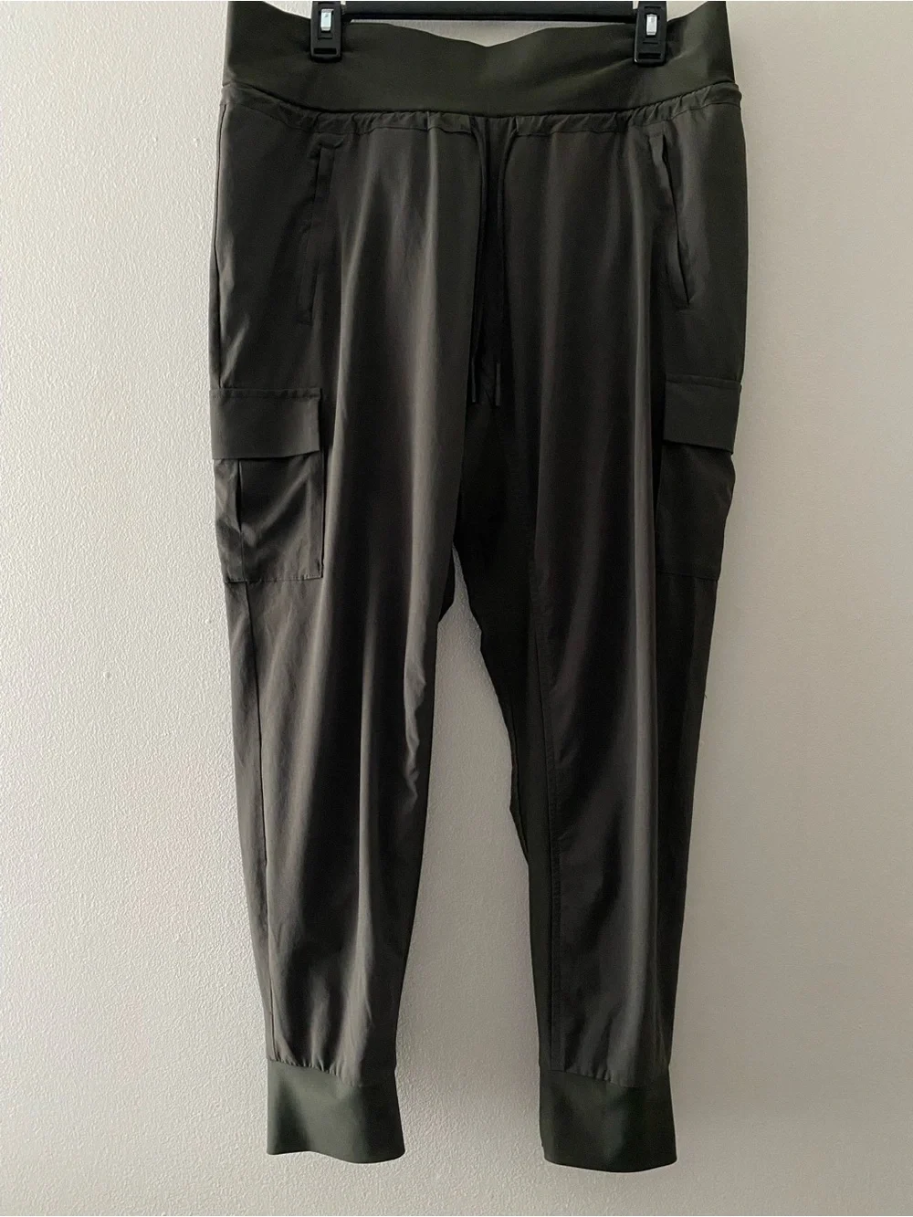 Athleta Women’s Jogger Pants Dark Green Grey Stretch Pockets Flaw Snag
